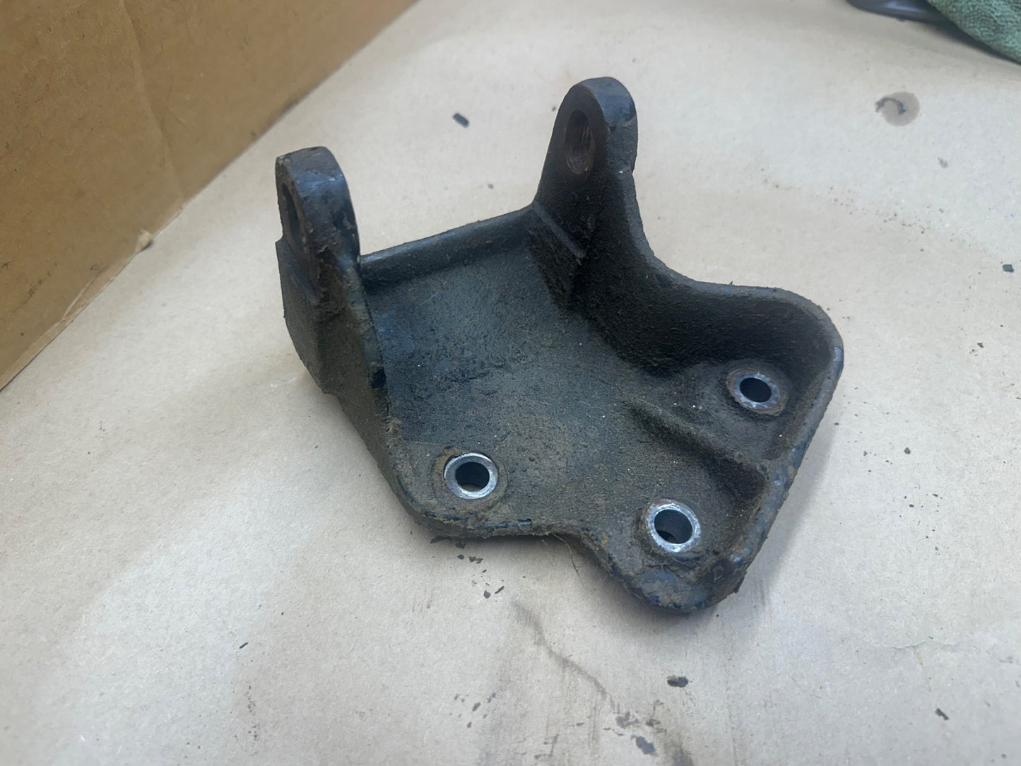 Engine Motor Mount OEM Right Side Jeep Wrangler Tj 97-99 4.0 L 6 Cyl Cherokee XJ