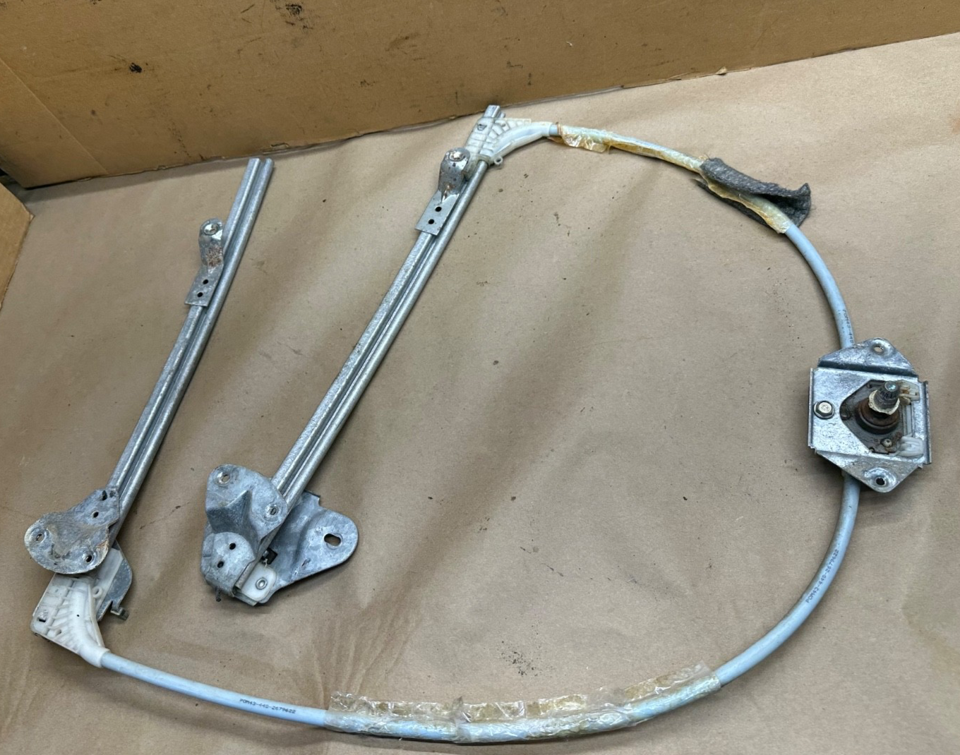 97-01 Jeep Cherokee XJ 2 Door Left Manual Window Regulator Crank Driver Slide OE