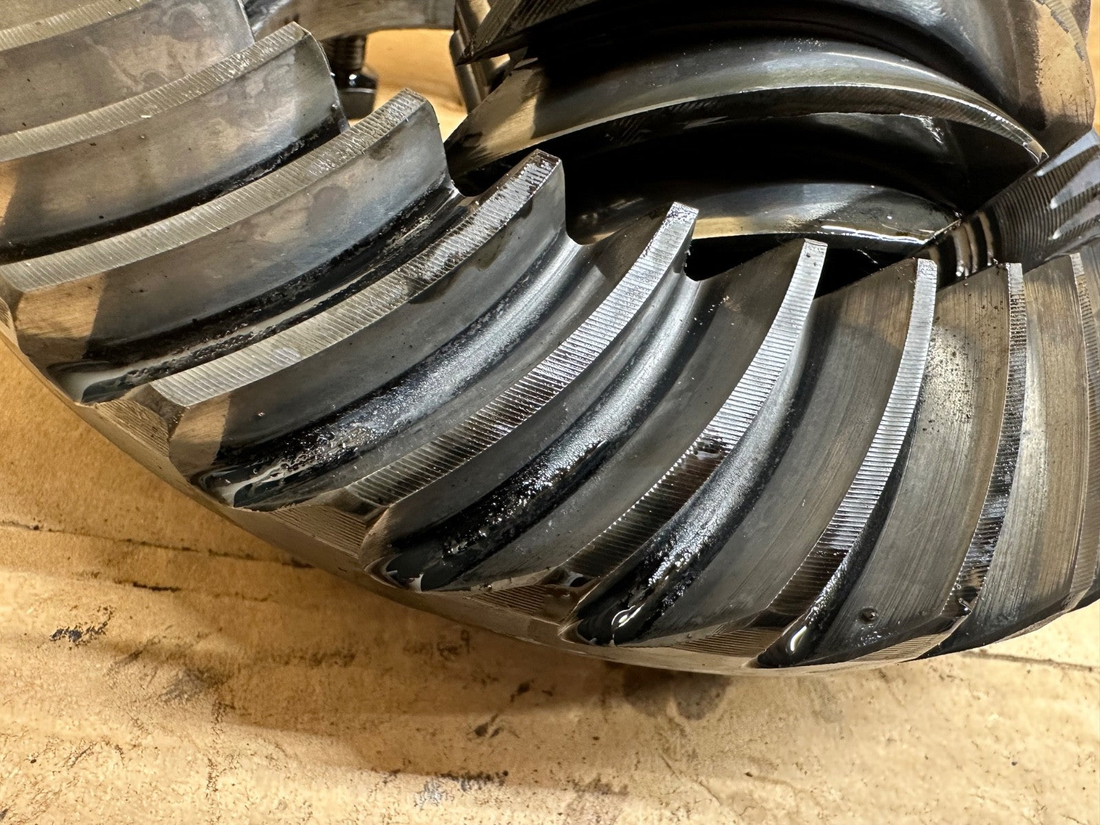 Ford Mustang Explorer Ford 8.8 Rear Axle 3.27 Ring Pinion Factory Gears OEM Gear