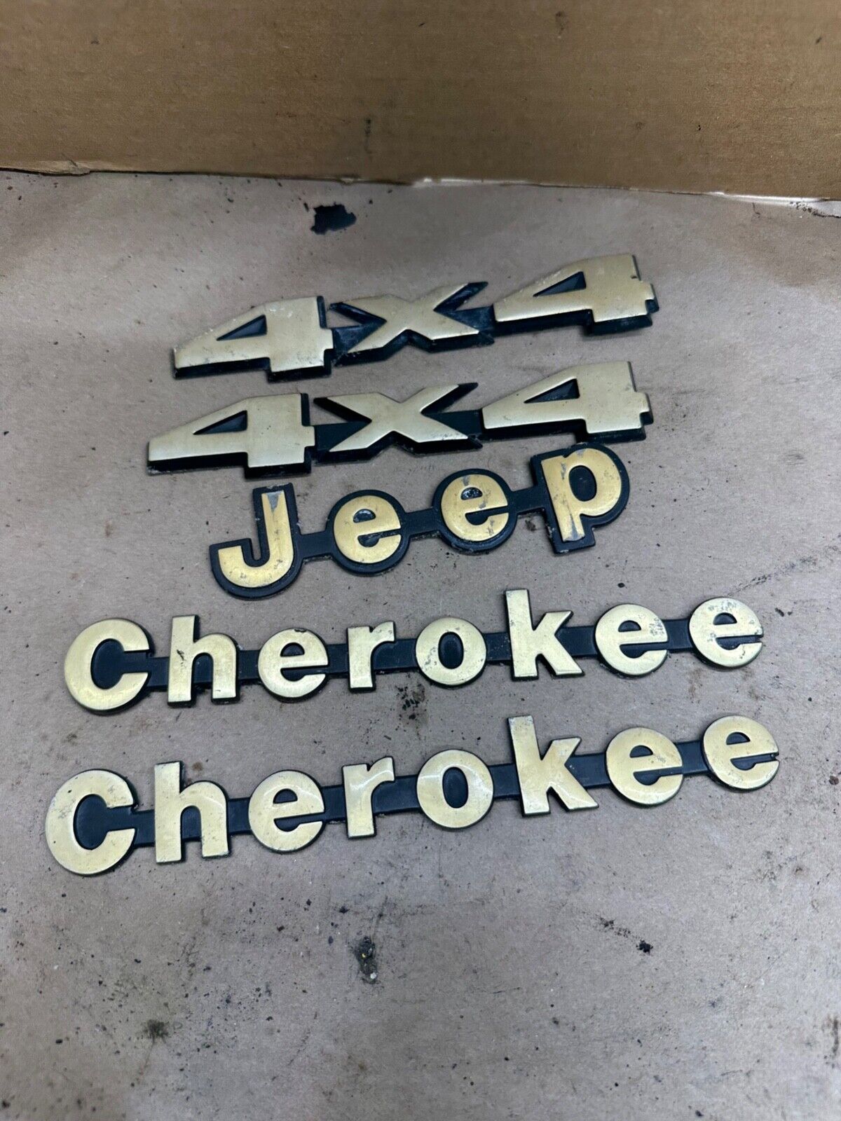 84-01 Jeep Cherokee XJ Fender Emblem Logo Name Plate Emblem Set GOLD LIMITED OEM