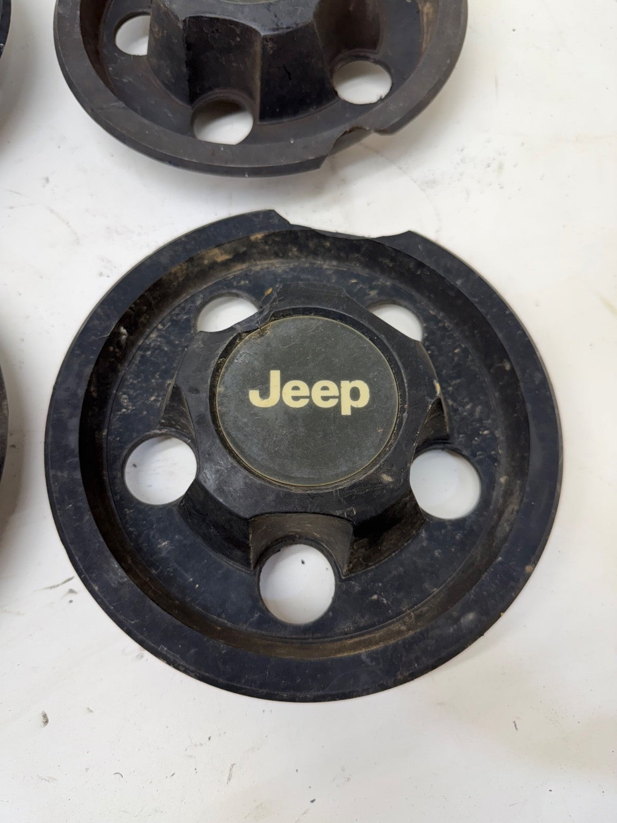Jeep Cherokee XJ Wrangler YJ 84-01 Factory Black Center Cap Wheel Hub 5 Bolt