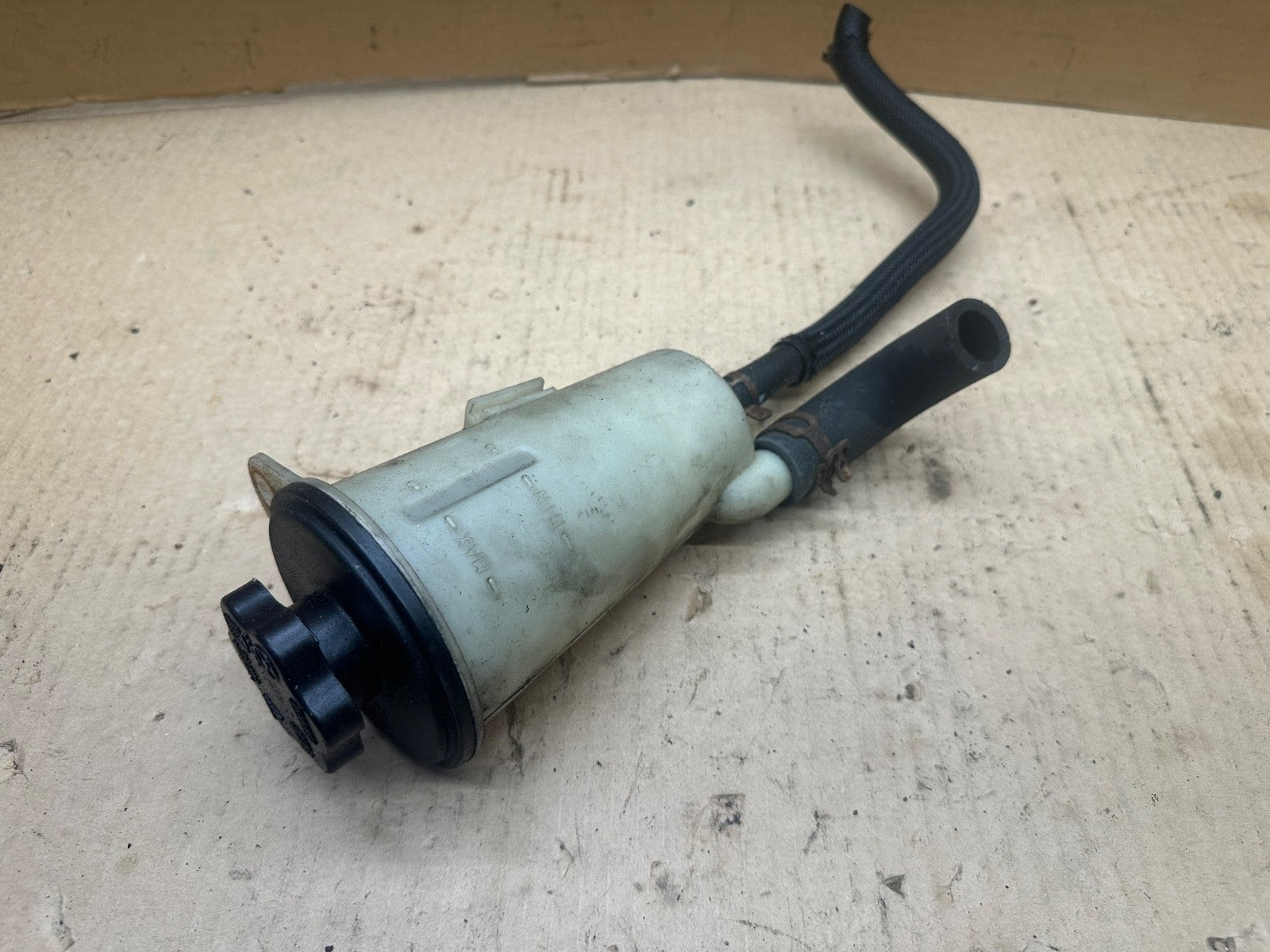 11-16 Ford F250 F350 6.7L Power Steering Fluid Reservoir Cc24-3R700-Aa Econoline