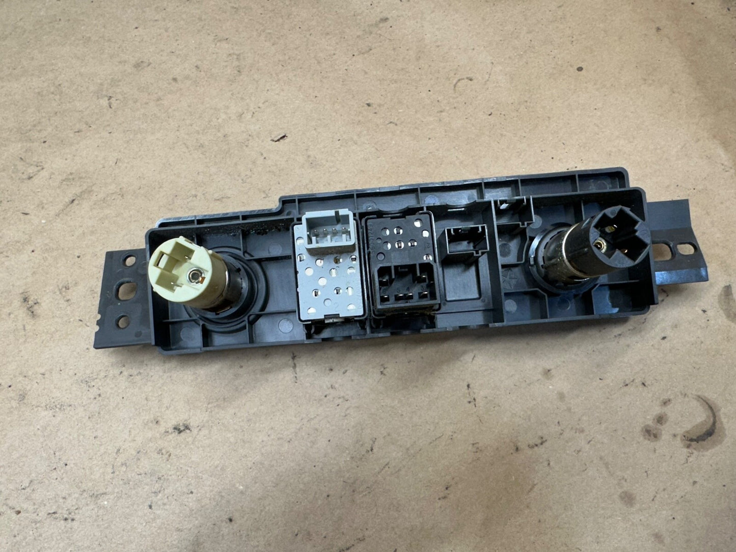 97-01 Jeep Cherokee XJ Dash Switch Panel Dash Defrost Rear Wiper 12v outlet OEM