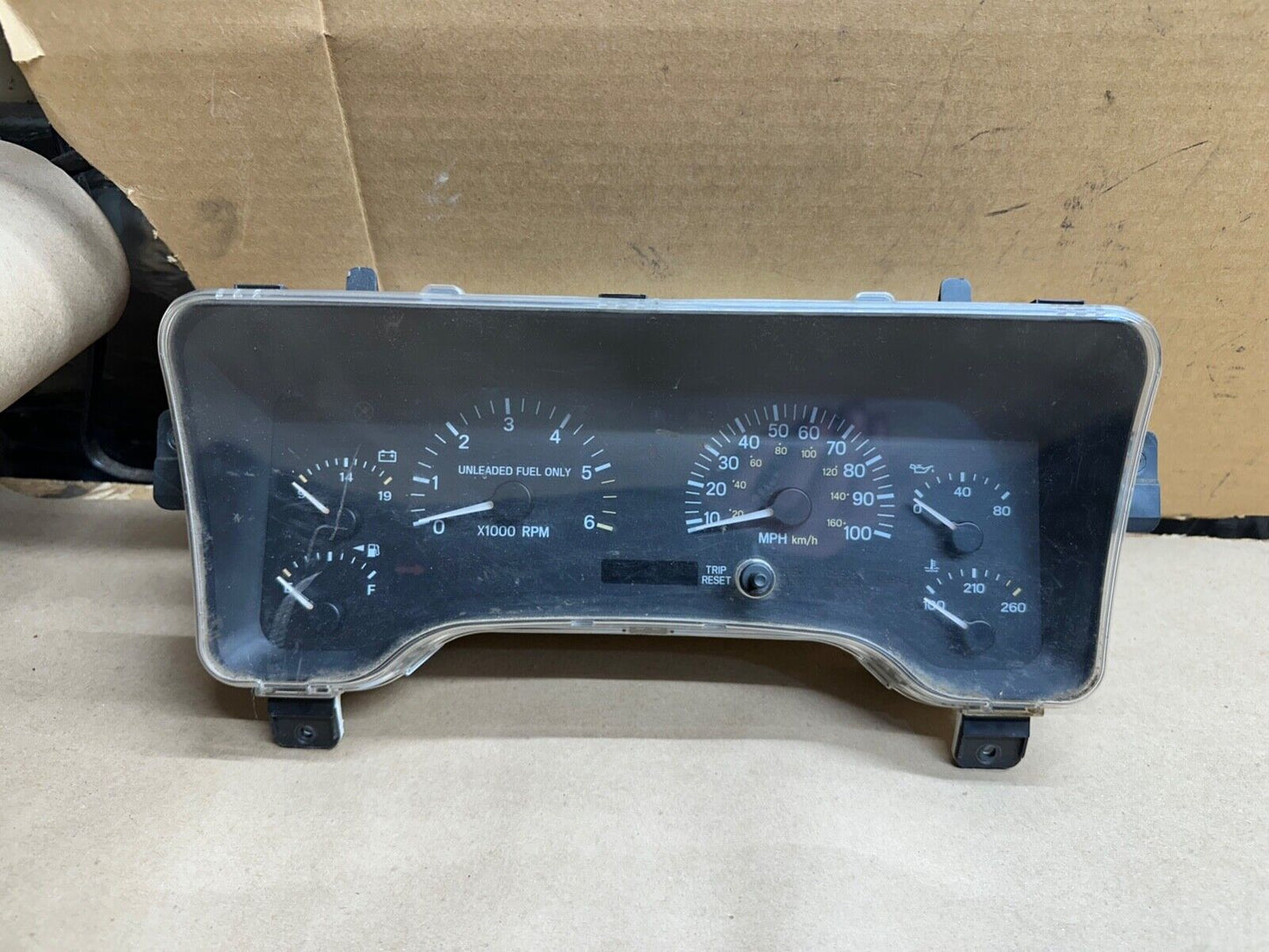 97-01 Jeep Cherokee XJ SPEEDOMETER CLUSTER -YOUR MILES- Speedo Gauge Instrument