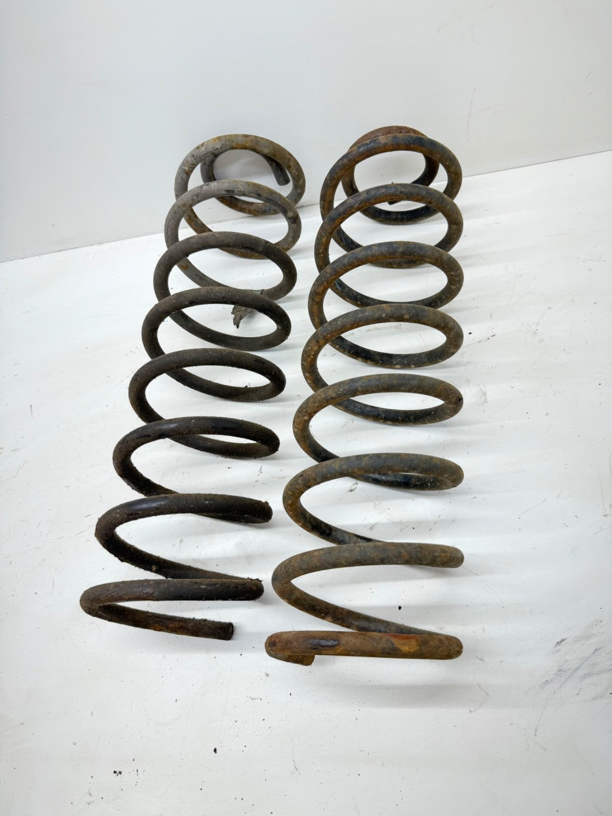 Jeep Cherokee XJ 84-01 Front Coil Springs Set Spring OEM Factory Dana 30 L R