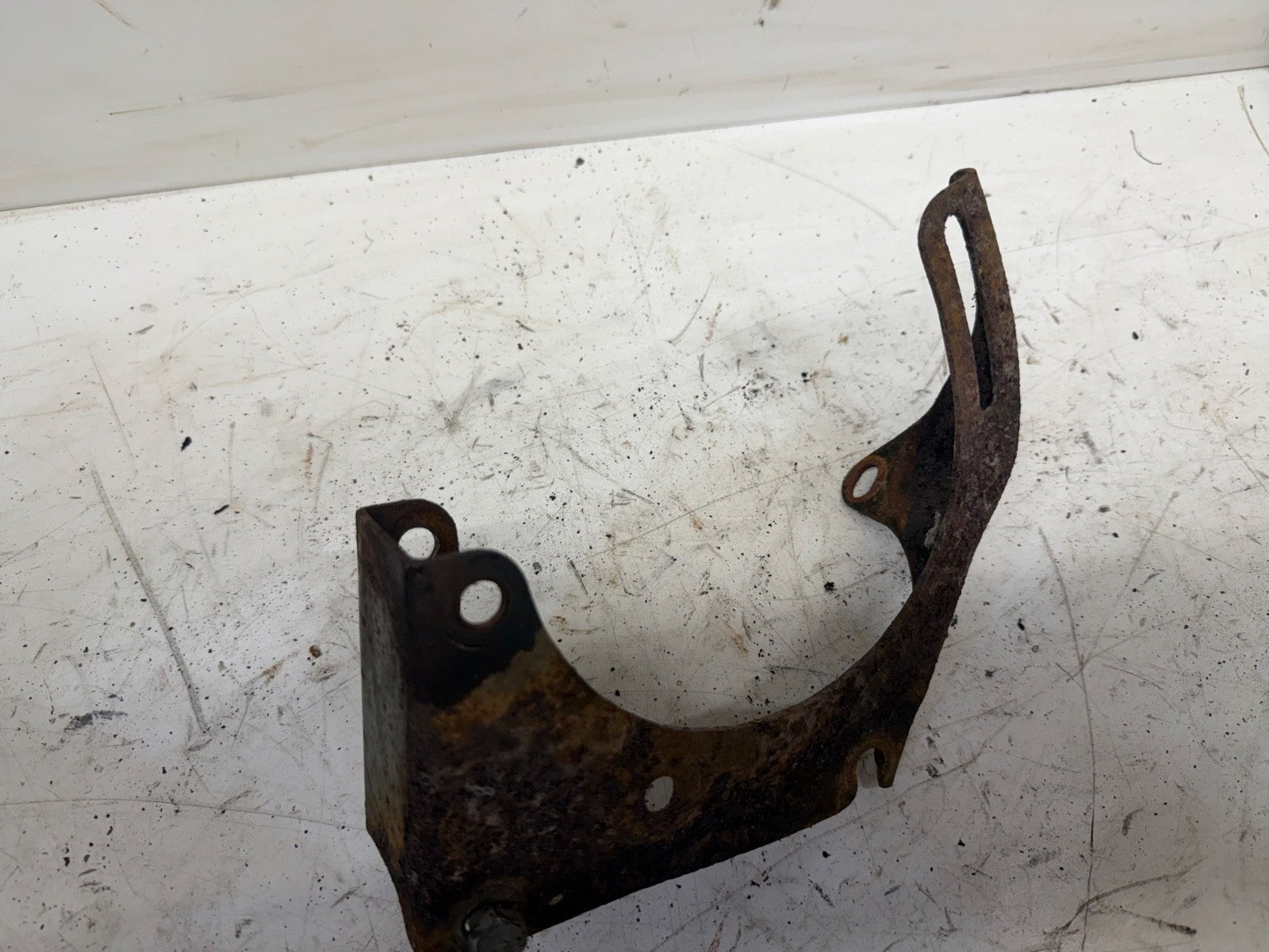 Jeep Wrangler YJ CJ 76-90 OEM 4.2L 2.5 Alternator Engine Mounting Bracket Mount