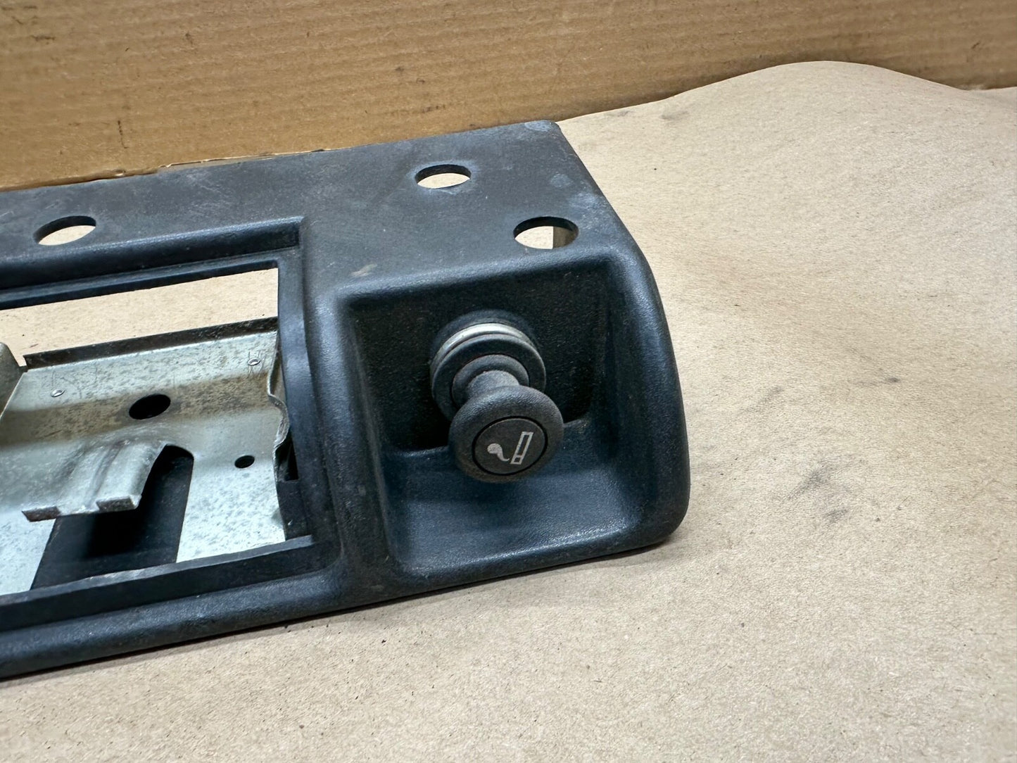 87-95 Jeep Wrangler YJ Ash Tray Bracket Ashtray Assembly Holder Outlet Lighter