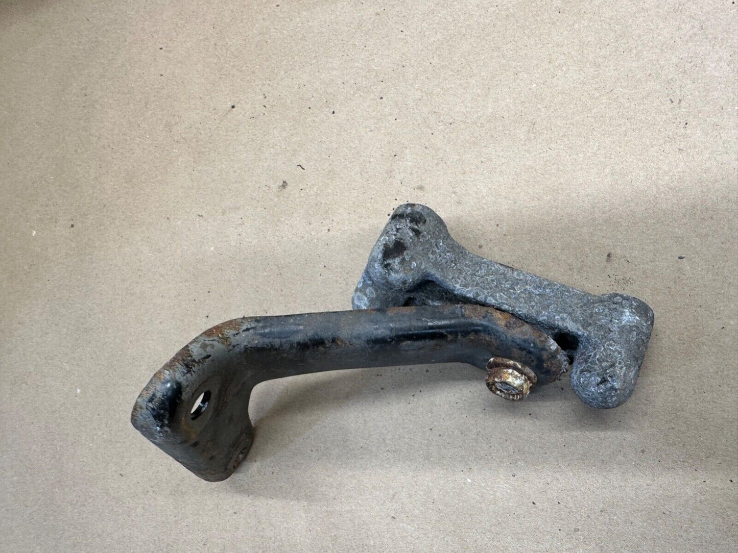 91-95 Jeep Wrangler YJ TJ 4 Cylinder 2.5L Lower Alternator Bracket Mount Brace