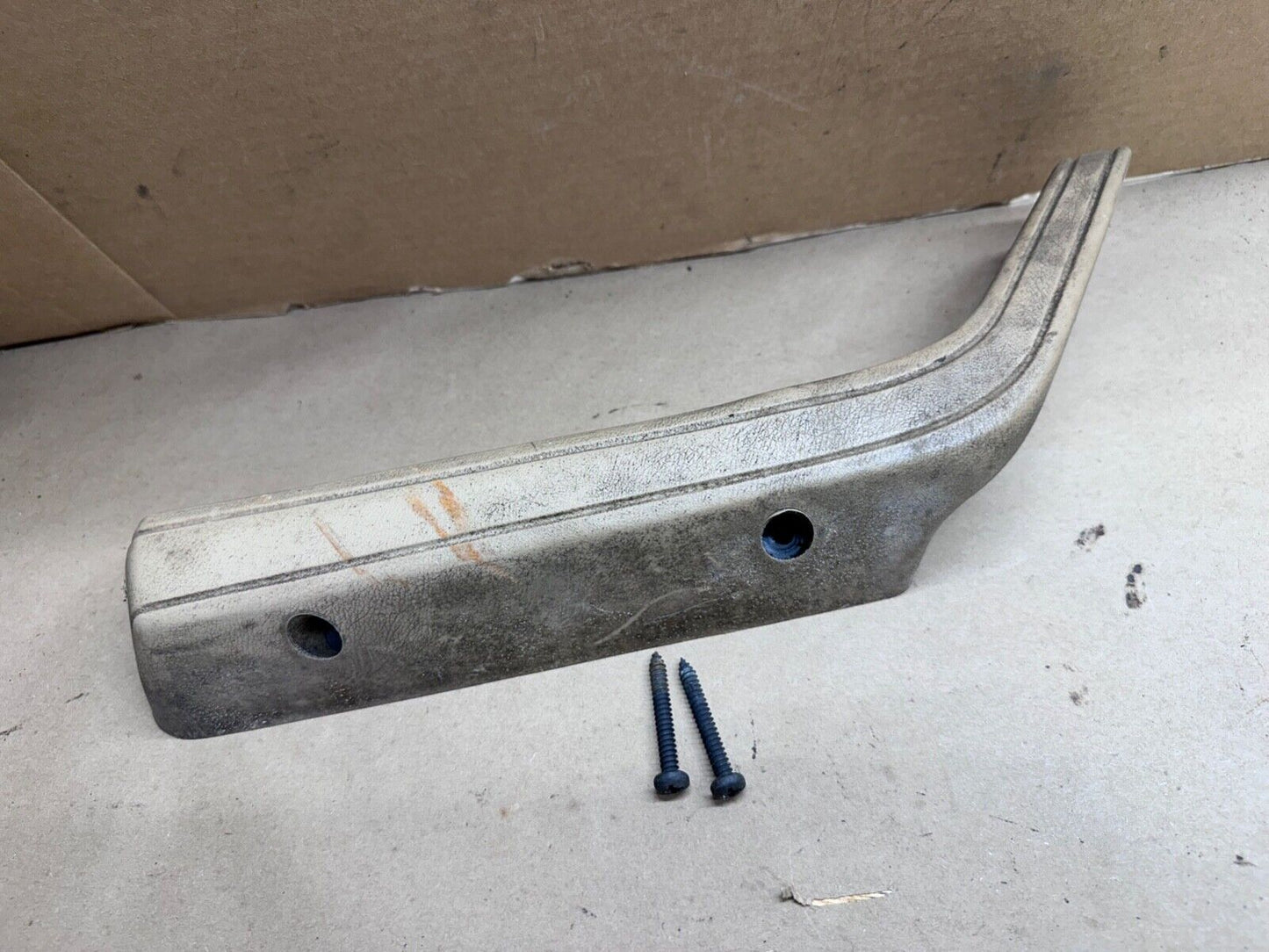 84-96 Jeep Cherokee XJ Tan Front Interior Door Handle Arm Rest Pull Left LF OEM