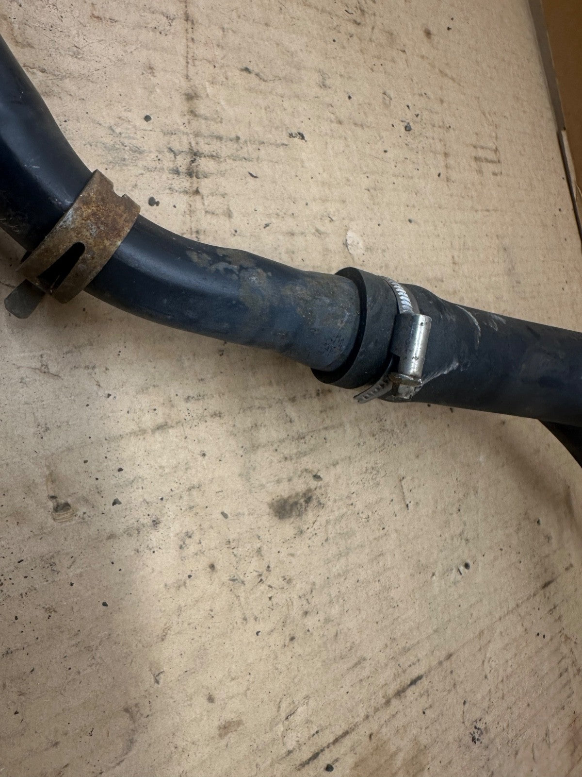 Fuel Tank Filler Neck 2010-2019 Ford E-250 E-150 E-250 E-350 Econoline OEM GAS
