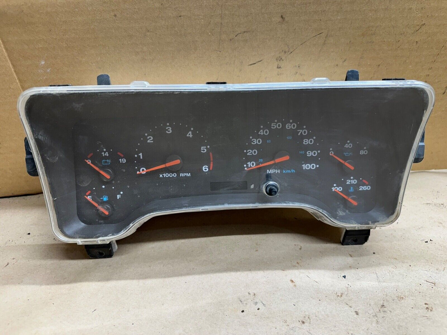 00-02 Jeep Wrangler TJ OEM Speedometer Gauge Instrument Cluster 258k mile Speedo