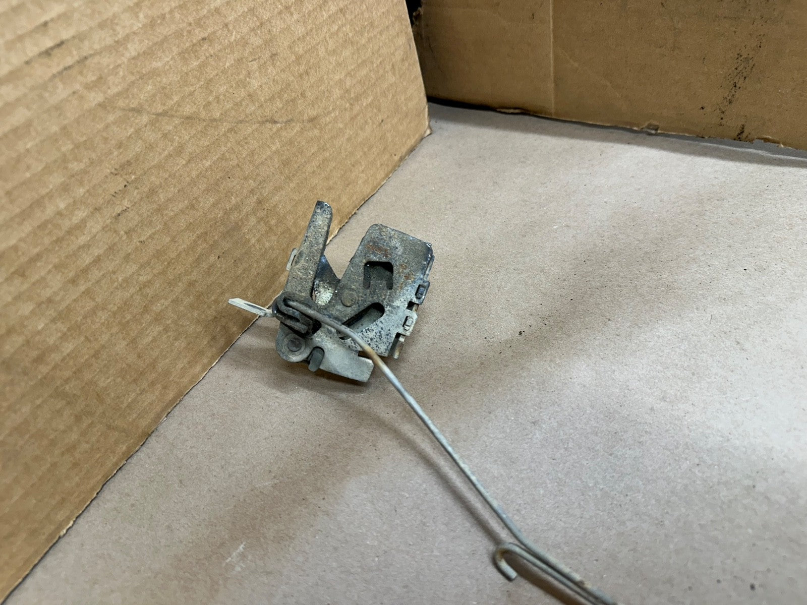 87-01 Jeep Cherokee XJ MJ OEM Under Hood Latch Release Mechanism Linkage & Cable