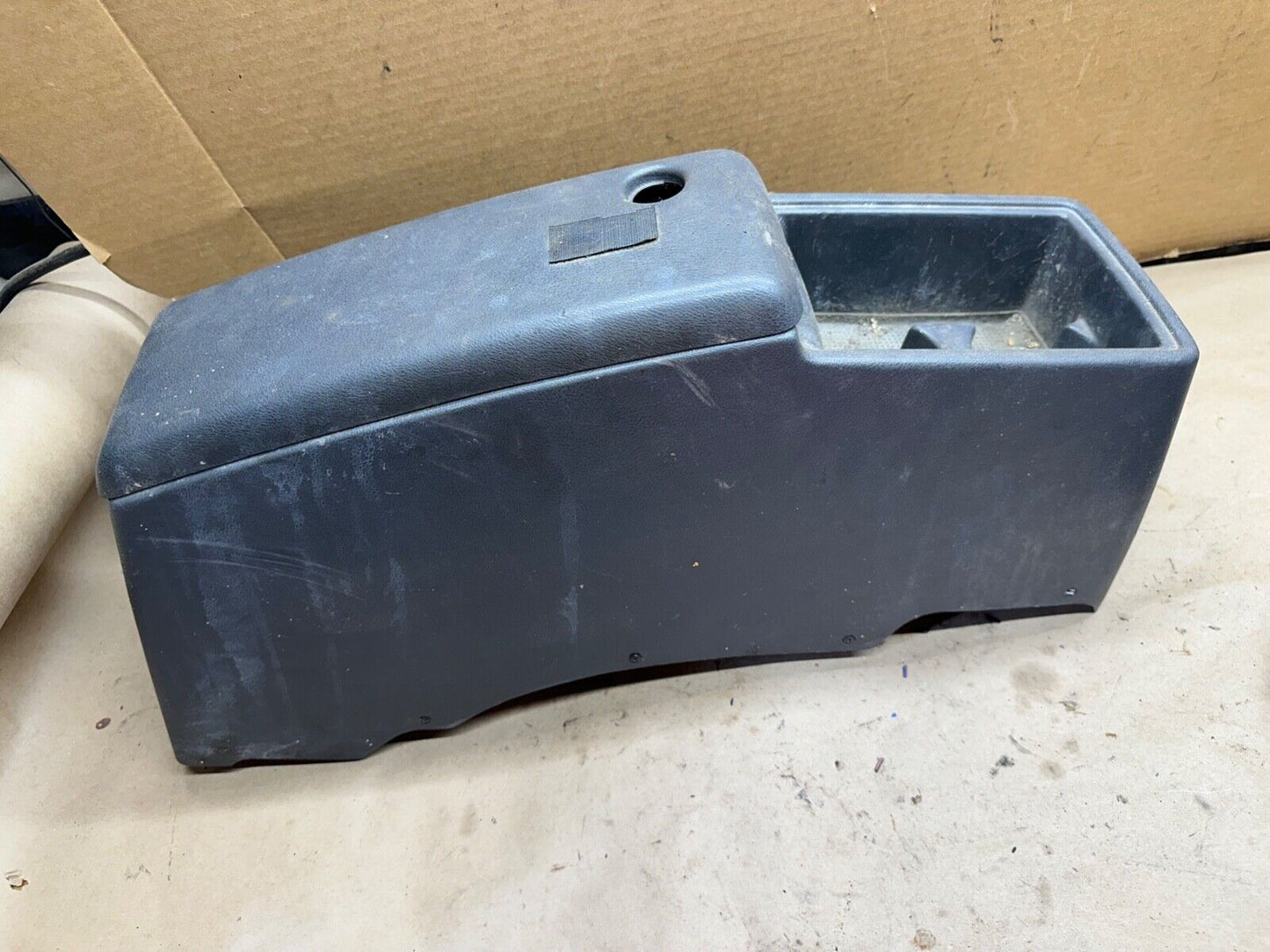 91-95 Jeep Wrangler YJ Interior Center Console Grey Gray OEM Factory ARMREST