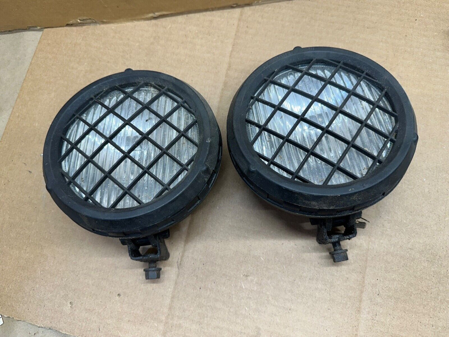 97-04 Jeep Wrangler TJ OEM OBEN Bumper Mount Foglight Pair Fog Light s w/ Covers