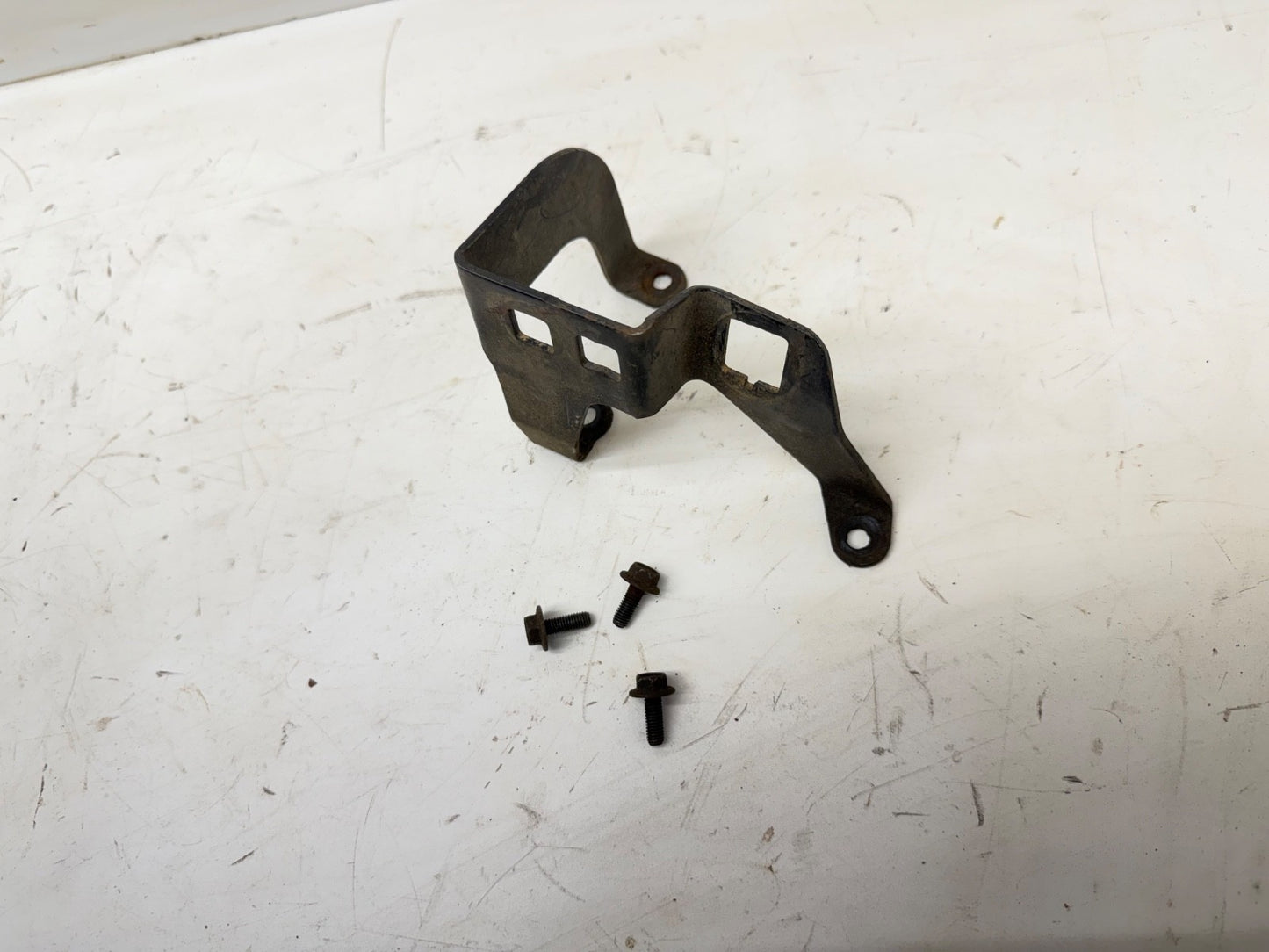 91-02 Jeep Wrangler TJ 4.0 L Throttle Cable Bracket 6 cylinder Mount OEM Factory