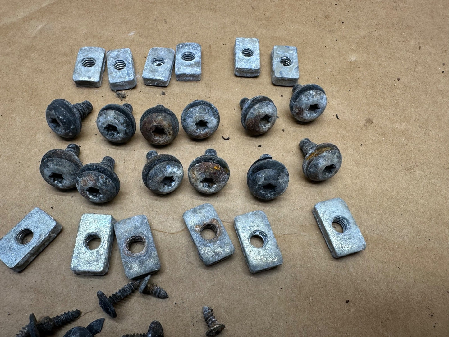Jeep Wrangler YJ 87-95 Soft Top Belt Rail Retainer Bolts Set OEM Softtop Factory