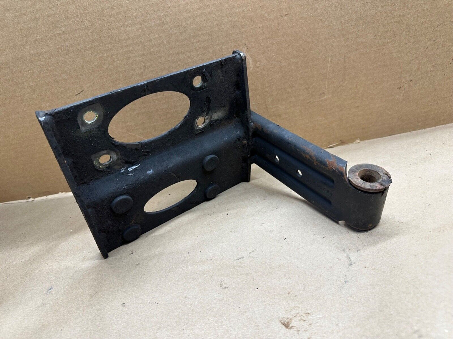 03-06 Jeep Wrangler TJ 5 speed Auto Transmission Mount Plate Bracket Manual Tran