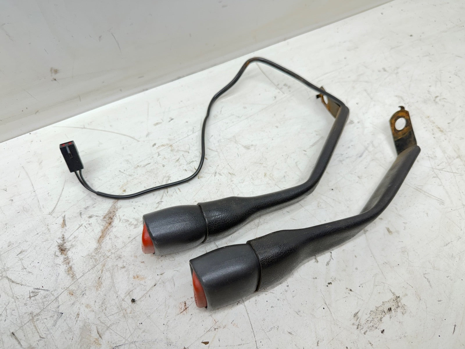 97-02 Jeep Wrangler TJ Driver and Passenger Front Female Seat Belt Latch Buckle