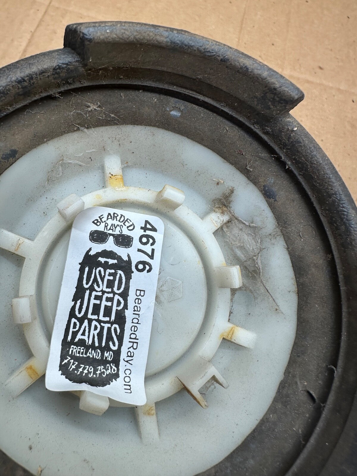 84-96 Jeep Cherokee Wrangler XJ YJ Charcoal Steering Wheel Horn Button NO EMBLEM