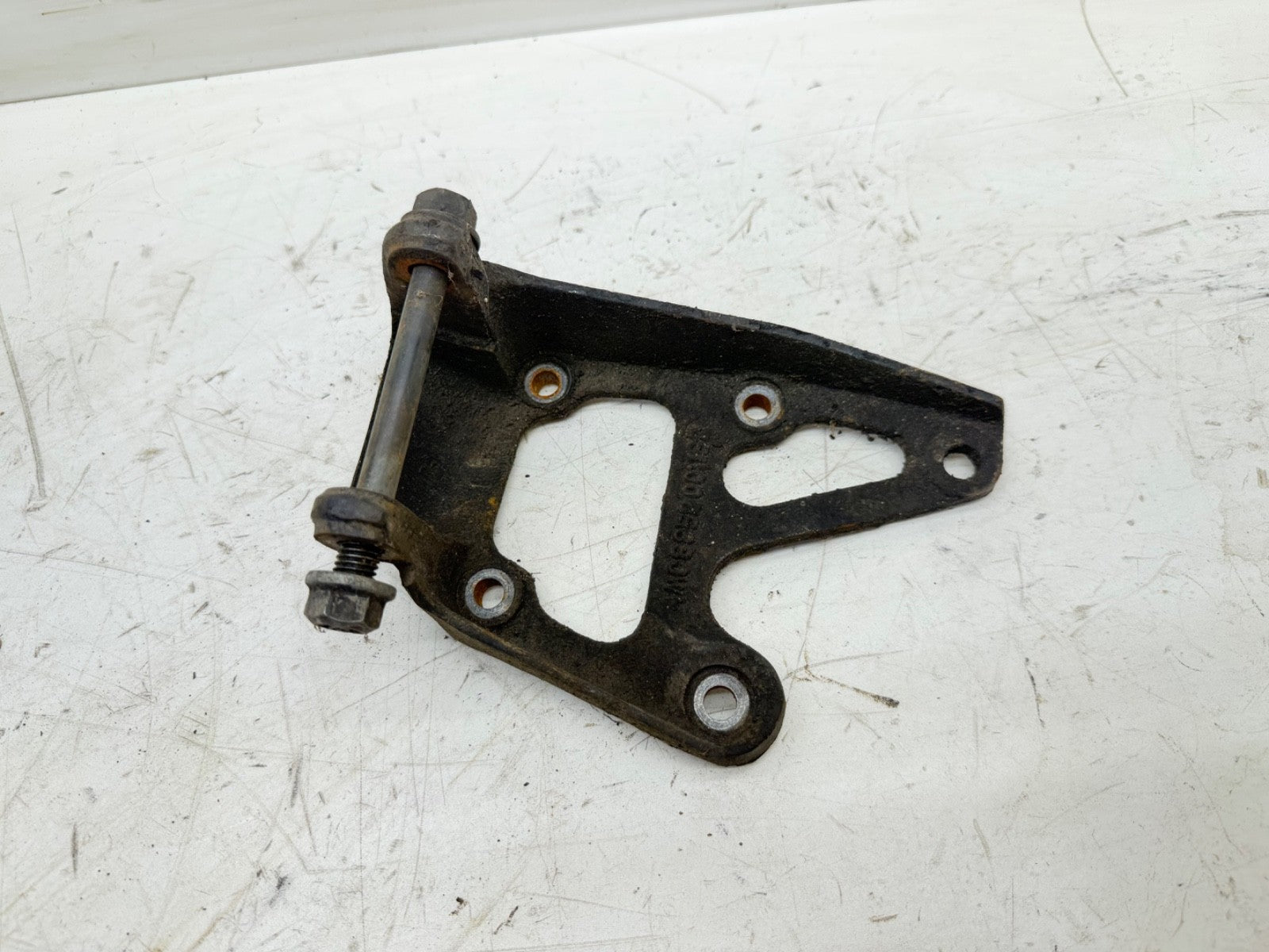 Jeep Wrangler YJ 87-90 2.5 L 4 Cyl Passenger Side Motor Engine Mount 8952001182