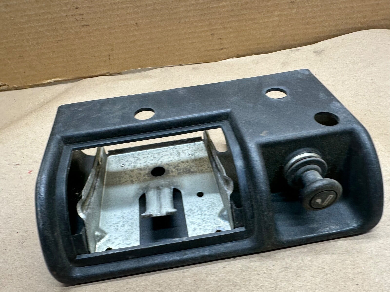 87-95 Jeep Wrangler YJ Ash Tray Bracket Ashtray Assembly Holder Outlet Lighter