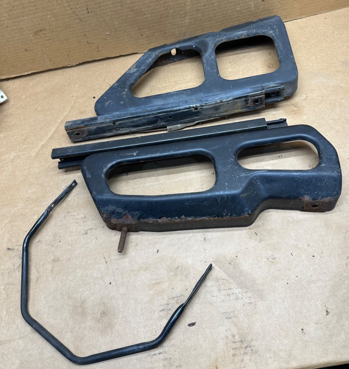 91-95 Driver Side Left Jeep Wrangler YJ Front SEAT MOUNT BRACKET Slider Mounting