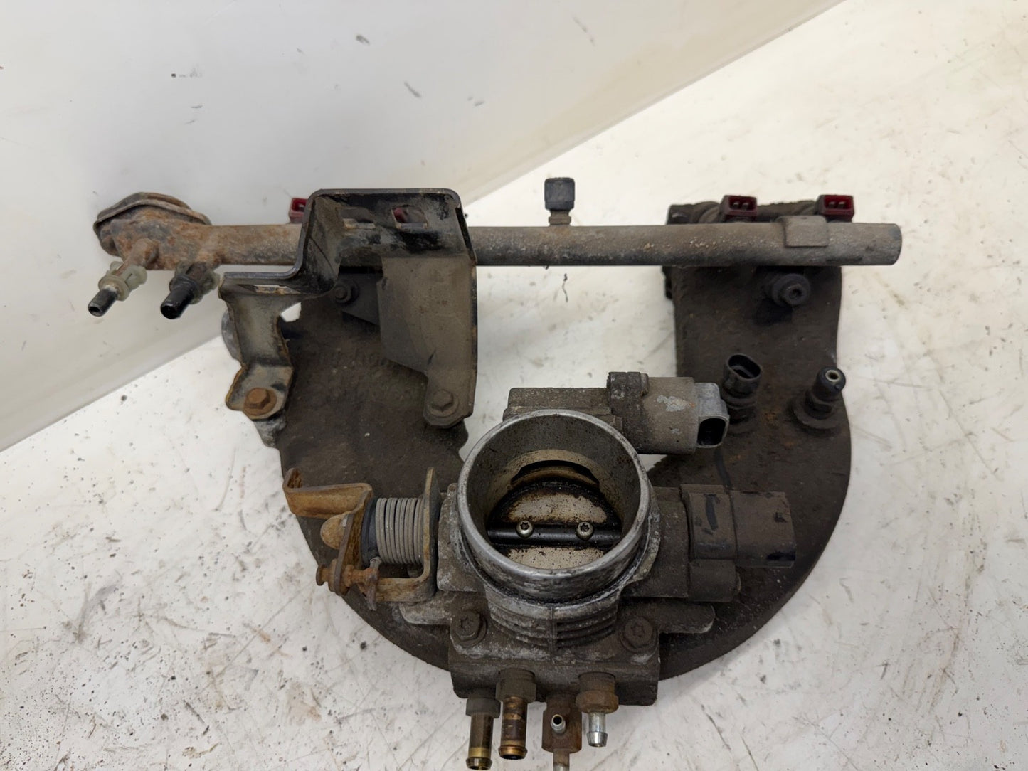 91-95 Jeep Wrangler YJ 2.5 L 4 Cyl Intake Manifold Fuel Rail Throttle Body OEM