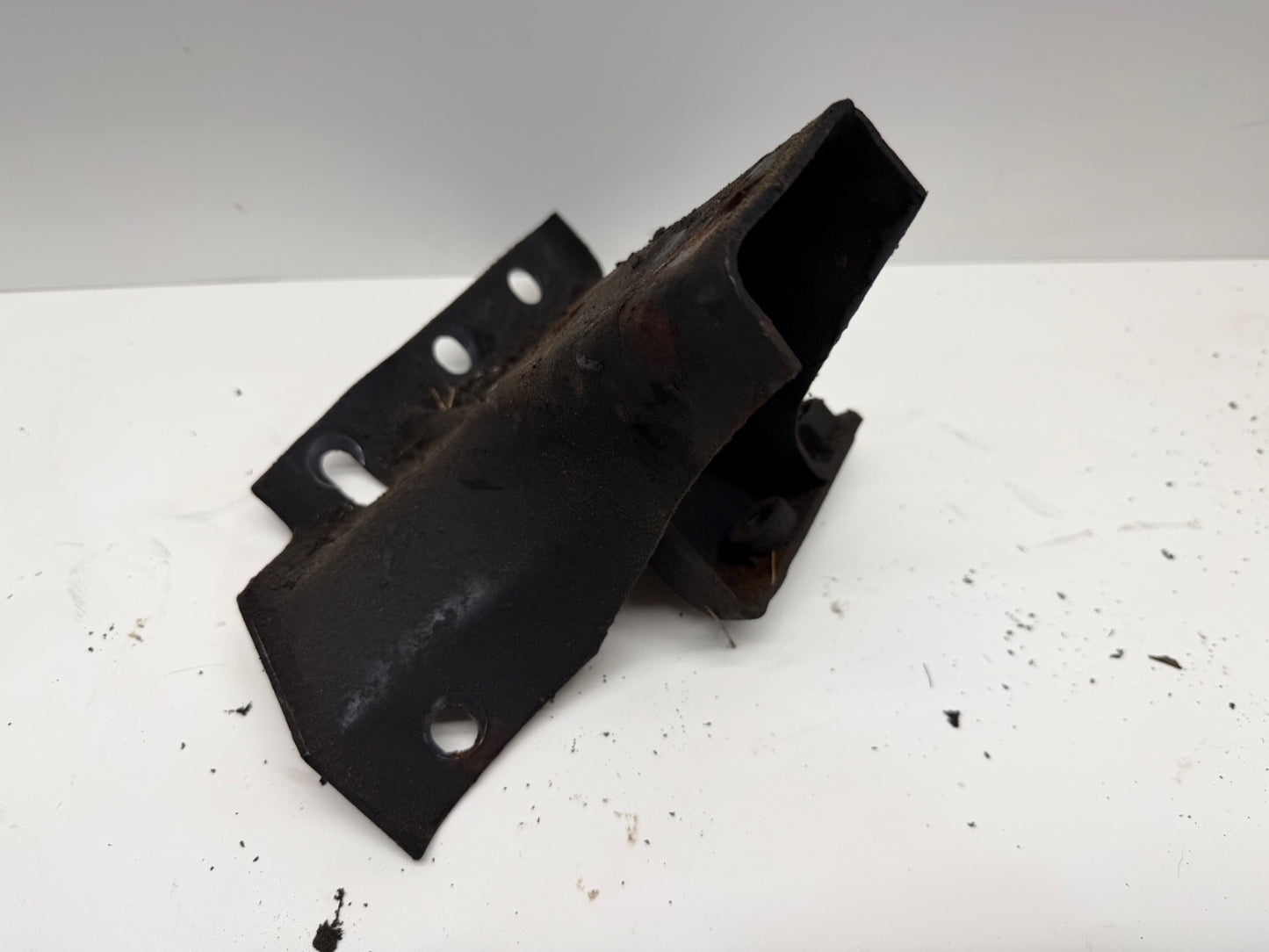 Jeep Cherokee XJ 87-01 4.0 L 6 Cyl Driver Frame Engine Motor Mount Bracket 4.0L