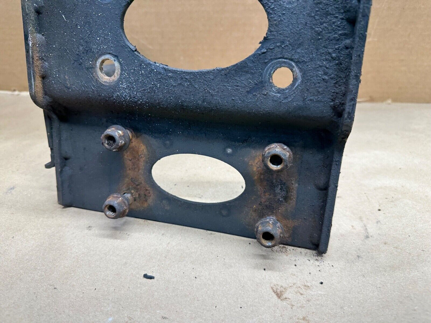 03-06 Jeep Wrangler TJ 5 speed Auto Transmission Mount Plate Bracket Manual Tran