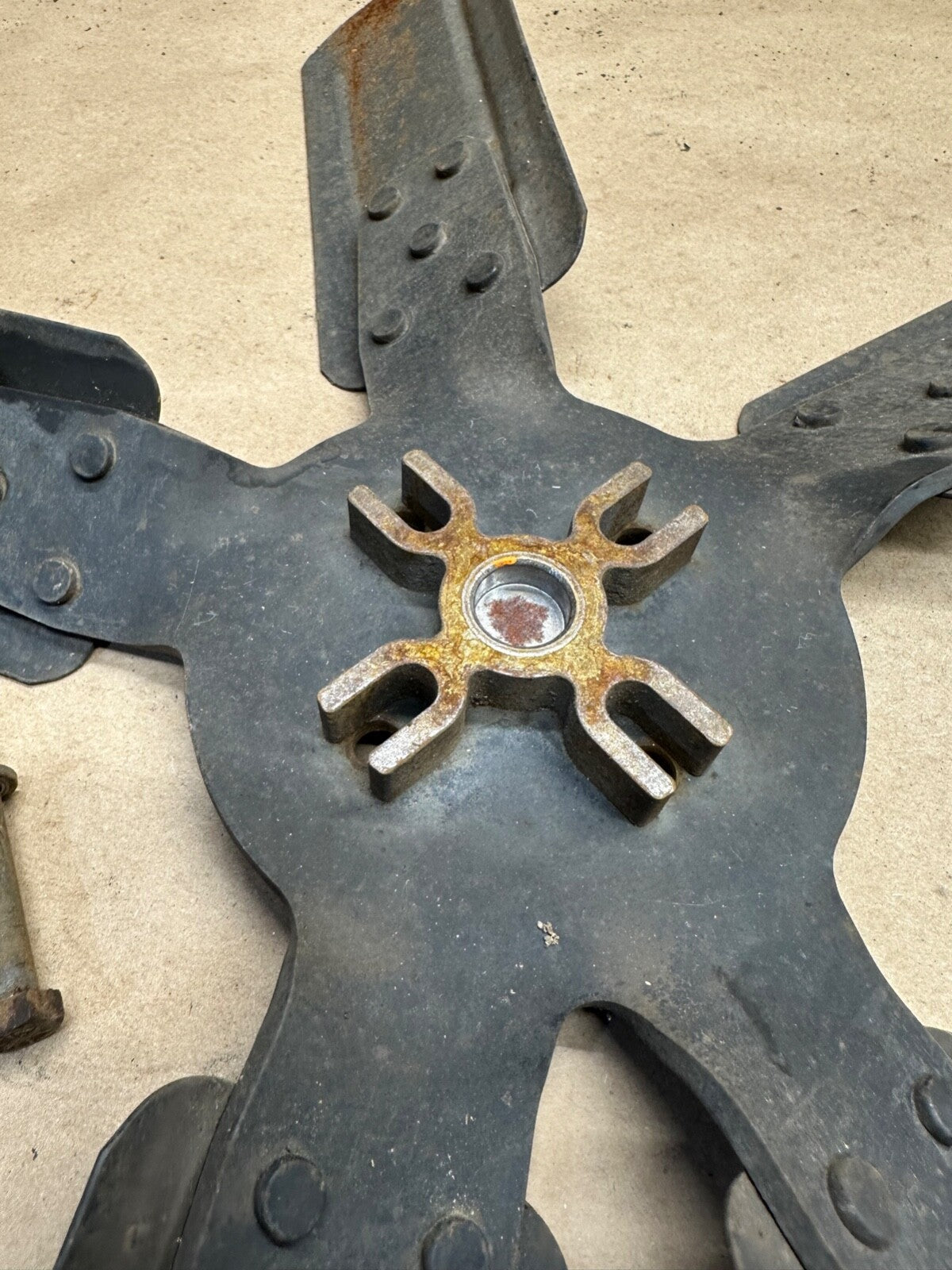 International Truck S1900 V8 Radiator Cooling Fan w/ Spacer S Series Medium Duty