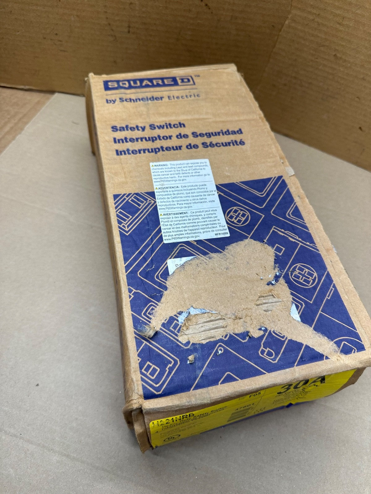 New Square D H221NRB Disconnect 30 Amp 240V 2P 3W 3R Rainproof Fusible Enclosure