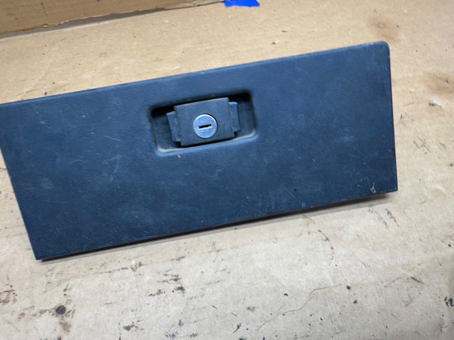 Jeep Wrangler YJ 87-95 OEM Black Glove Box Glovebox Door Factory OEM Latch Hinge