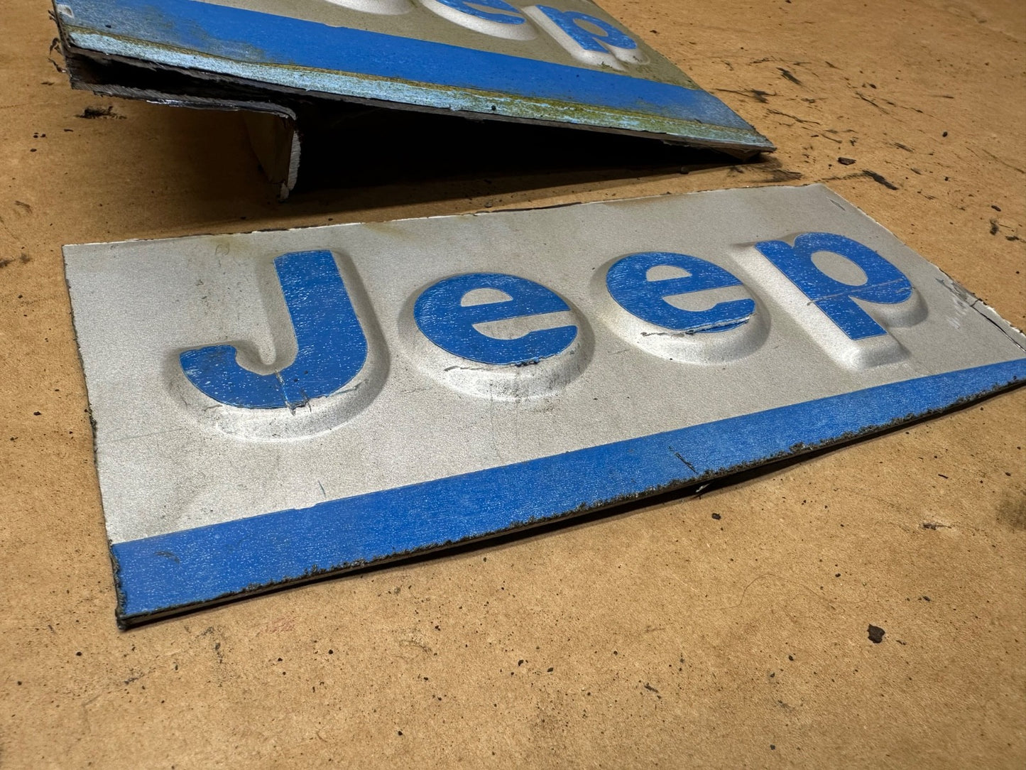 76-95 Jeep Wrangler YJ CJ 7 5 OEM SAHARA BODY FRONT PANEL LOGO Embossed Factory