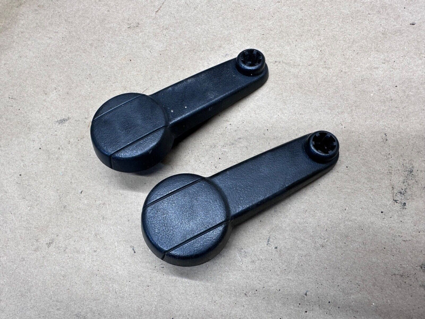 1984-1996 Jeep Cherokee XJ Comanche MJ PAIR L R Manual Window Crank BLACK Handle