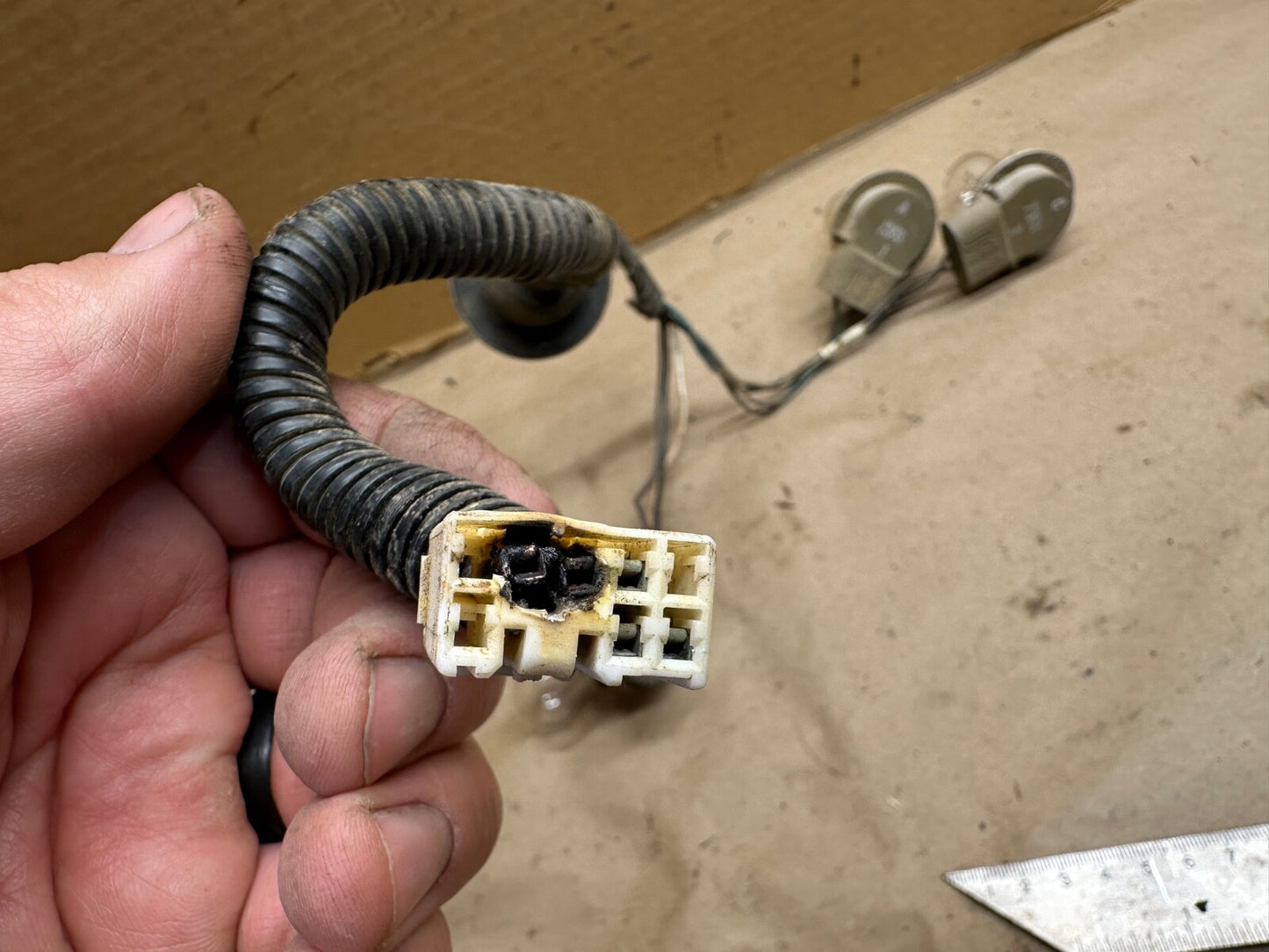 97-01 Jeep Cherokee XJ Tail Light Wiring Harness Left or Right Plug -READ AD-