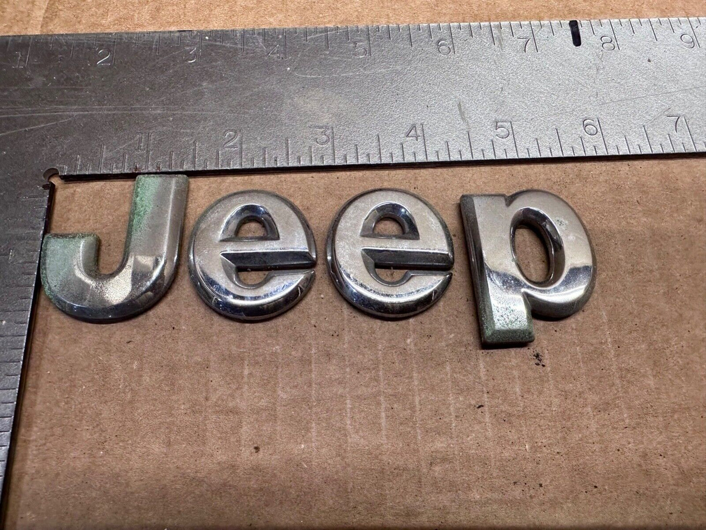 93-96 Jeep GRAND CHEROKEE Hood Nameplate Emblem Lettering OEM 55155132