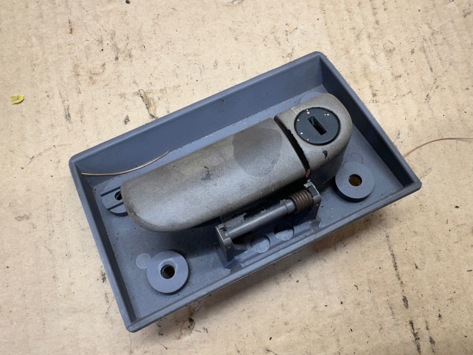 Jeep Wrangler TJ 97-06 Glove Box Handle Latch Assy OEM 55115172 Pull