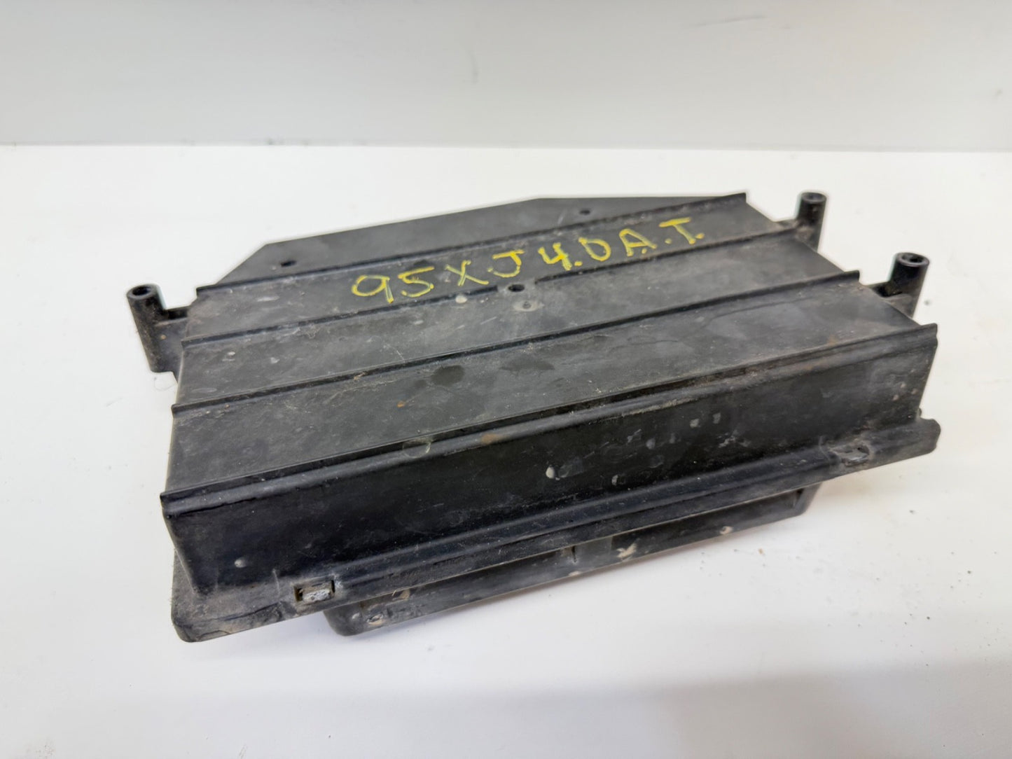 94-95 1994-1995 JEEP CHEROKEE 4.0L Engine Control Module ECU ECM 56026948