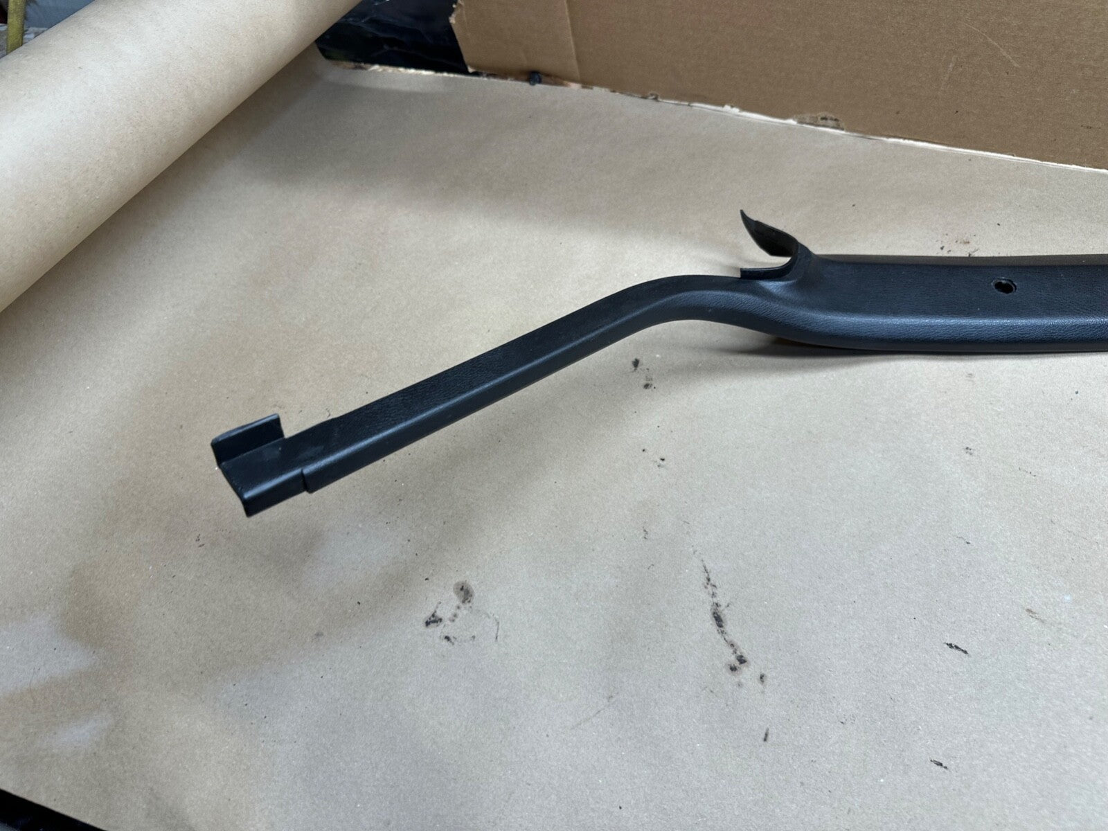 84-96 Jeep Cherokee XJ Passenger A-B Pillar Interior Trim Windshield BLACK RARE 