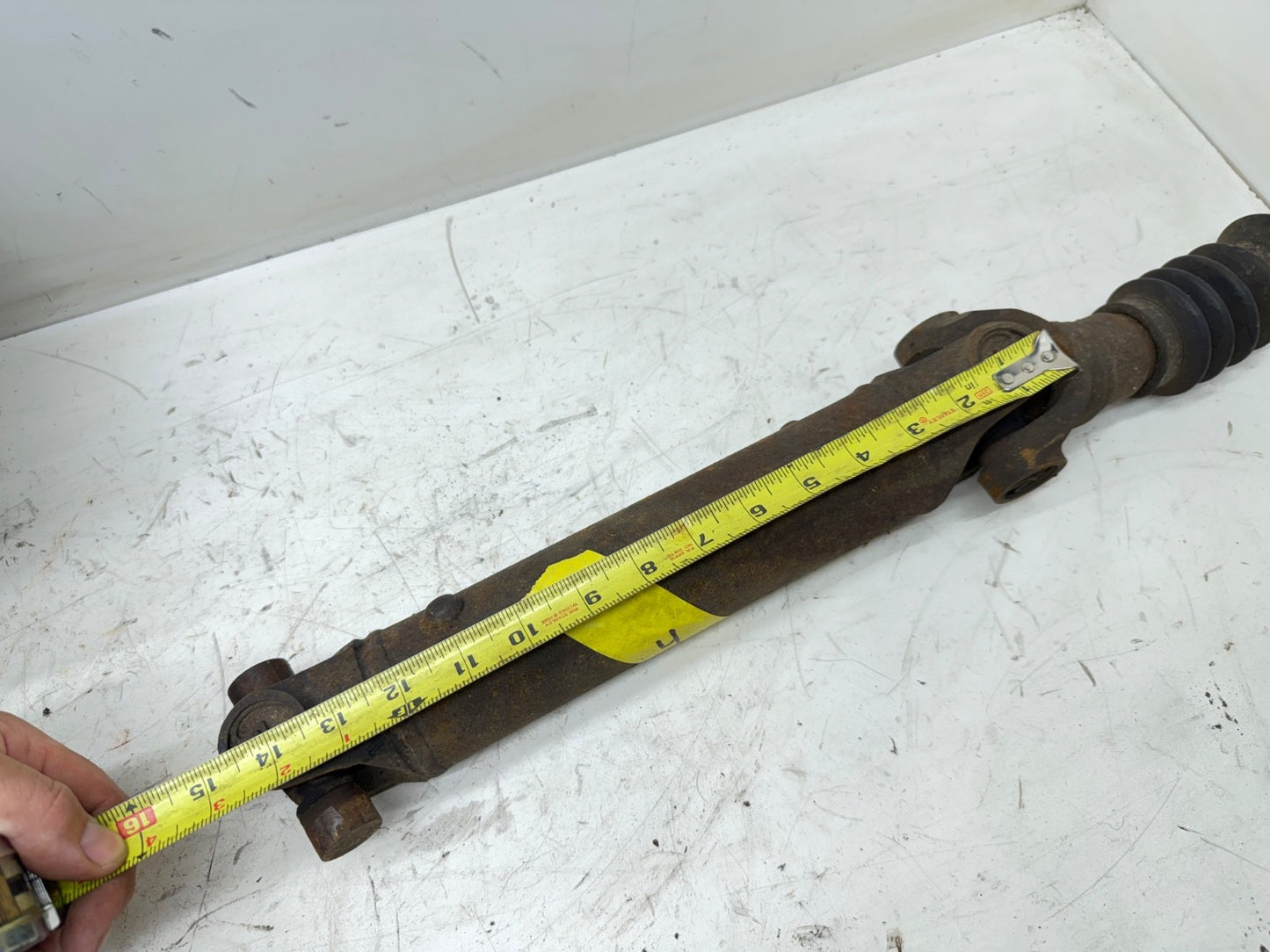 97-02 Jeep Wrangler TJ 13.5" REAR DRIVESHAFT 2.5L 4 CYL 5 Spd Drive Shaft 2.5 L