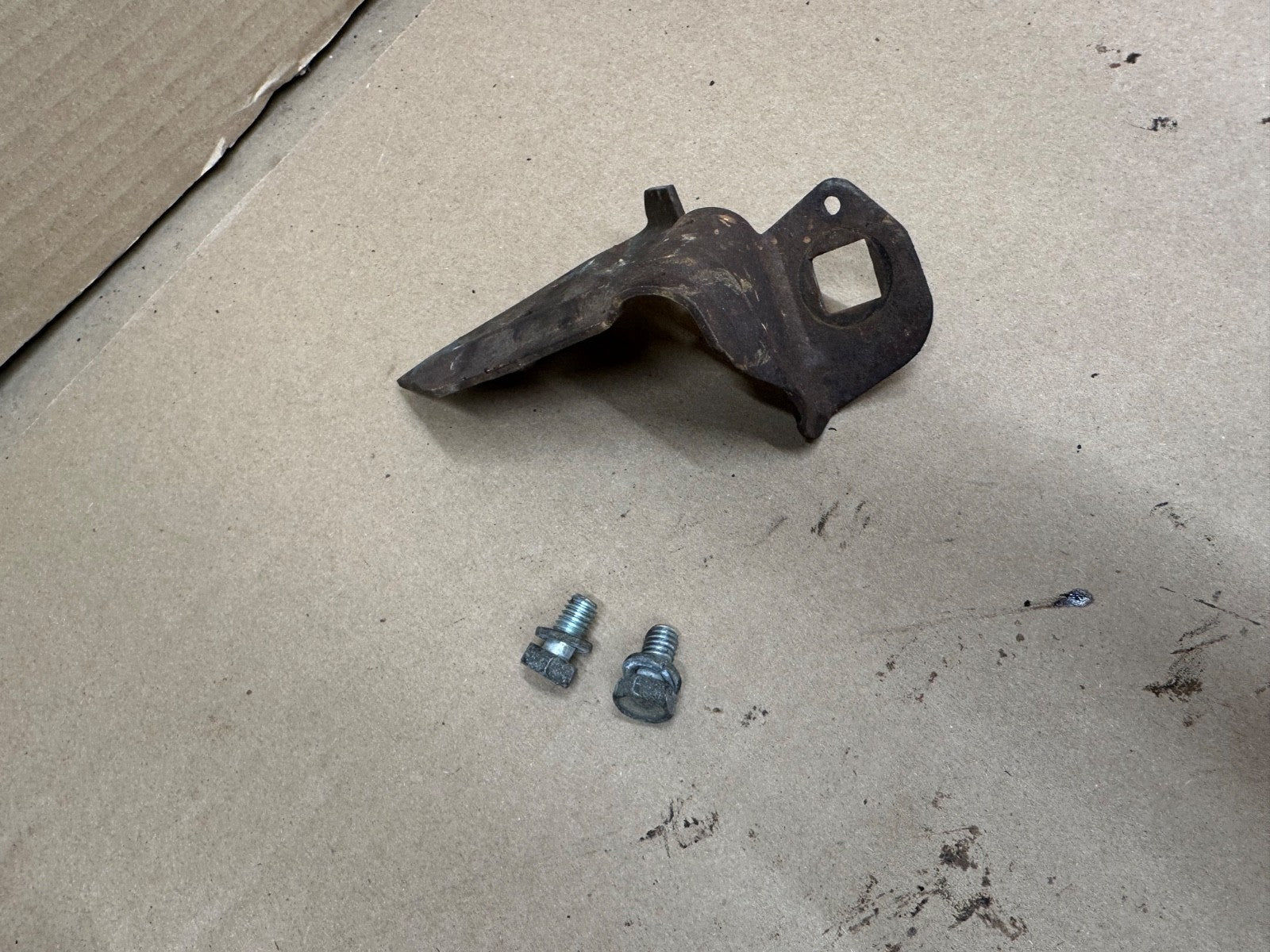 Jeep Wagoneer CJ 5 7 J10 J20 AMC V8 304 360 401 Throttle Cable Bracket Mount OEM