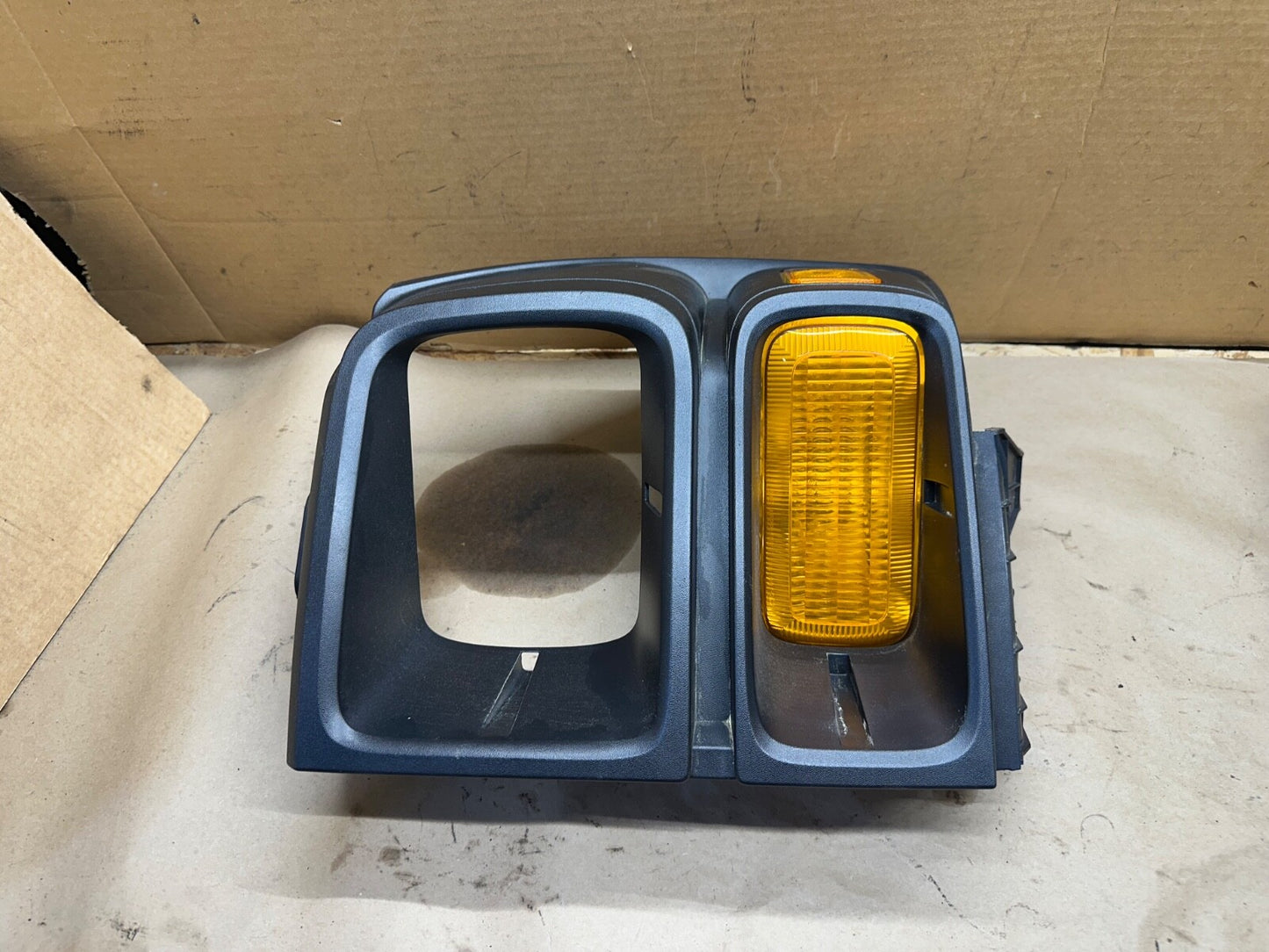 08-12 FORD E150 Headlight Trim Bezel Right Passenger 44ZH-1933 RH E250 E350 OEM