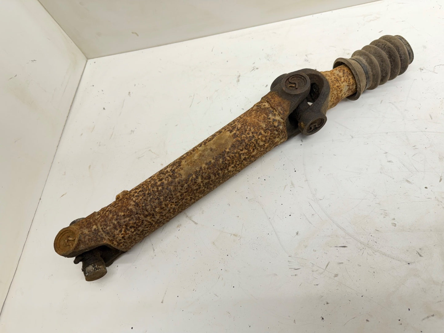 97-02 Jeep Wrangler TJ 13.5" REAR DRIVESHAFT 2.5L 4 CYL 5 spd Drive Shaft 2.5 L