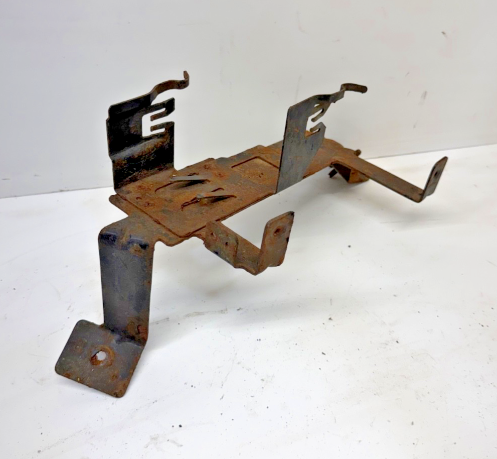 Jeep Cherokee XJ 91-95 Engine Fuse Block Mount Engine Bay Bracket Box Under Hood