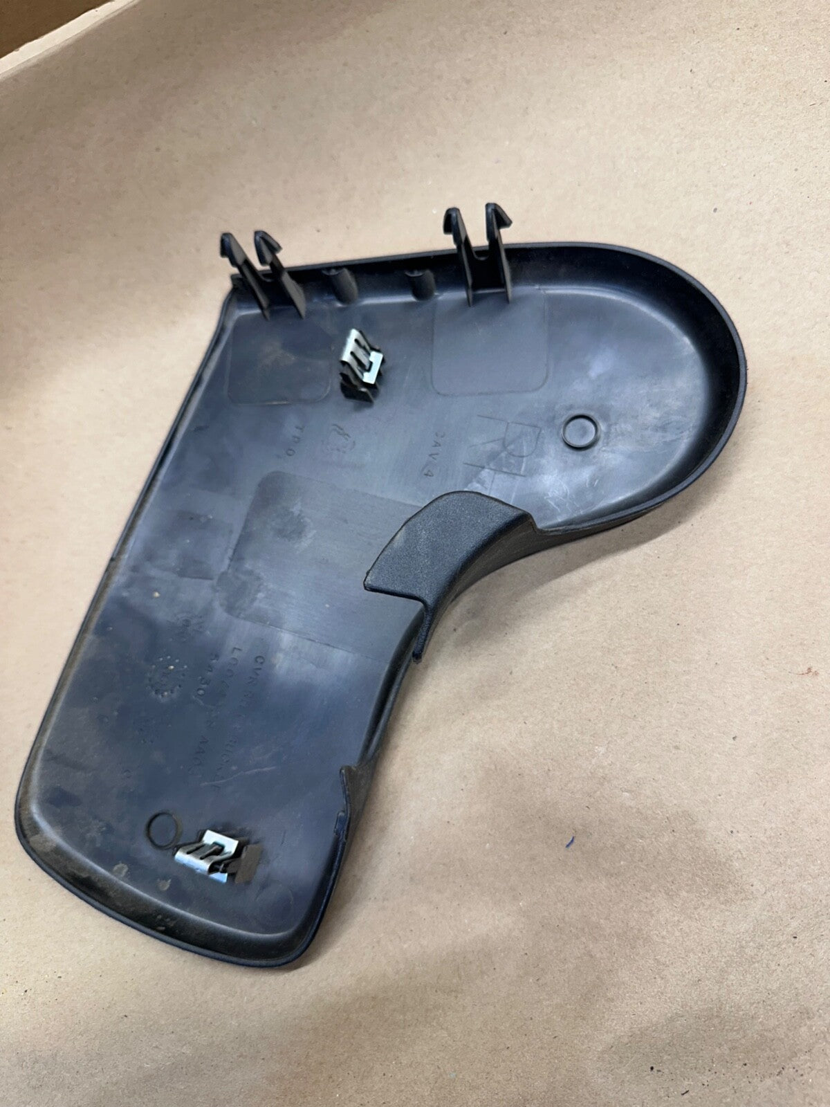 2007-2013 Chevy Silverado GMC Right Passenger Front Seat Side Buckle Trim Cover 