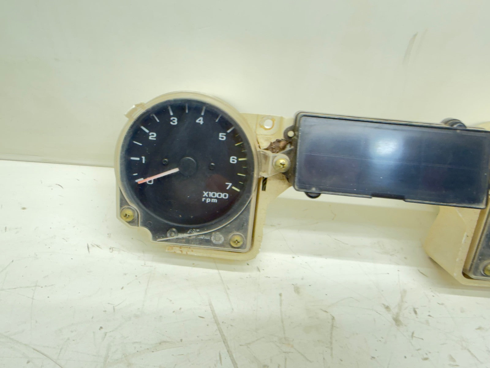 92-95 Jeep Wrangler YJ Gauge Instrument Cluster Speedometer Tachometer 185k Mile