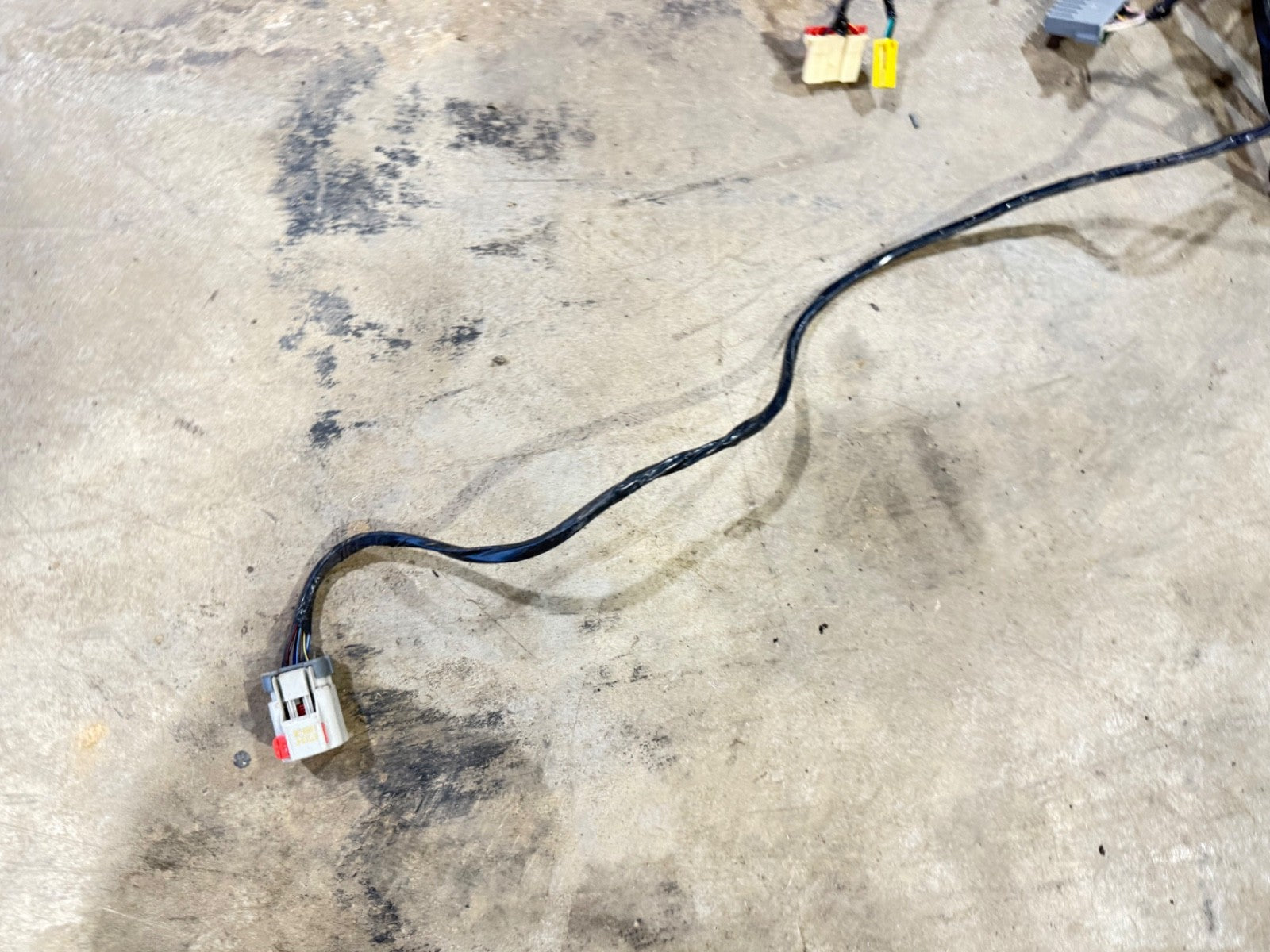 01 Jeep TJ Wrangler Interior Fusebox Crossbody Wire Harness Soft Top Under Dash