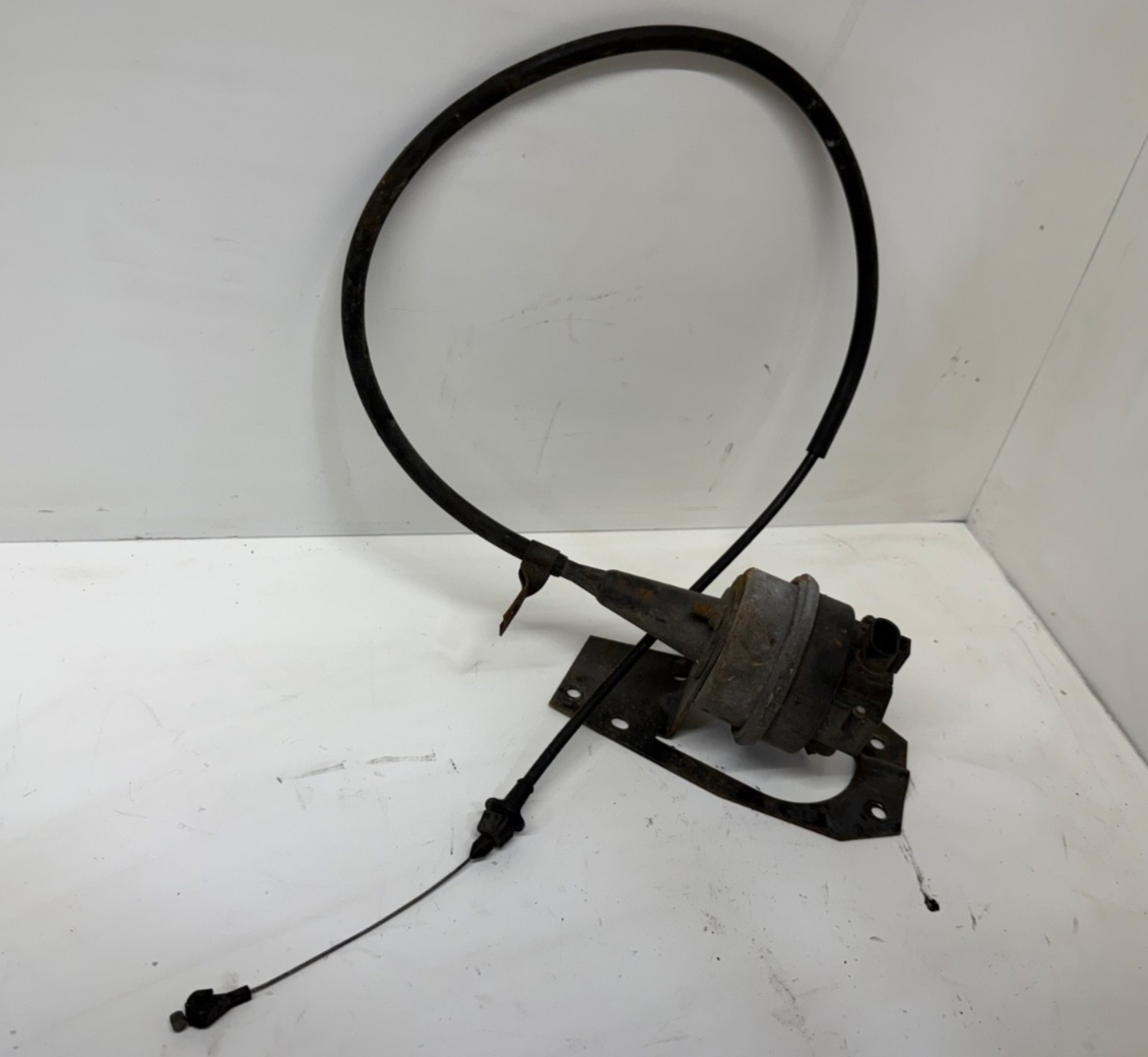 91-96 Jeep Cherokee XJ Cruise Control Servo Cable Bracket 53007958 Pod Actuator