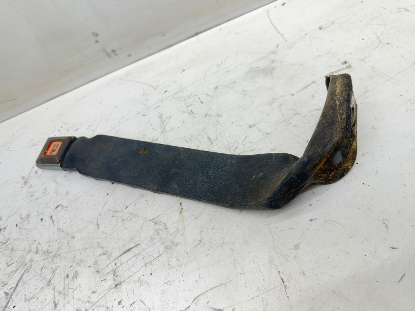 Jeep Wrangler YJ 87-90 Passenger Right Side Female Seat Belt Buckle OEM Seatbelt