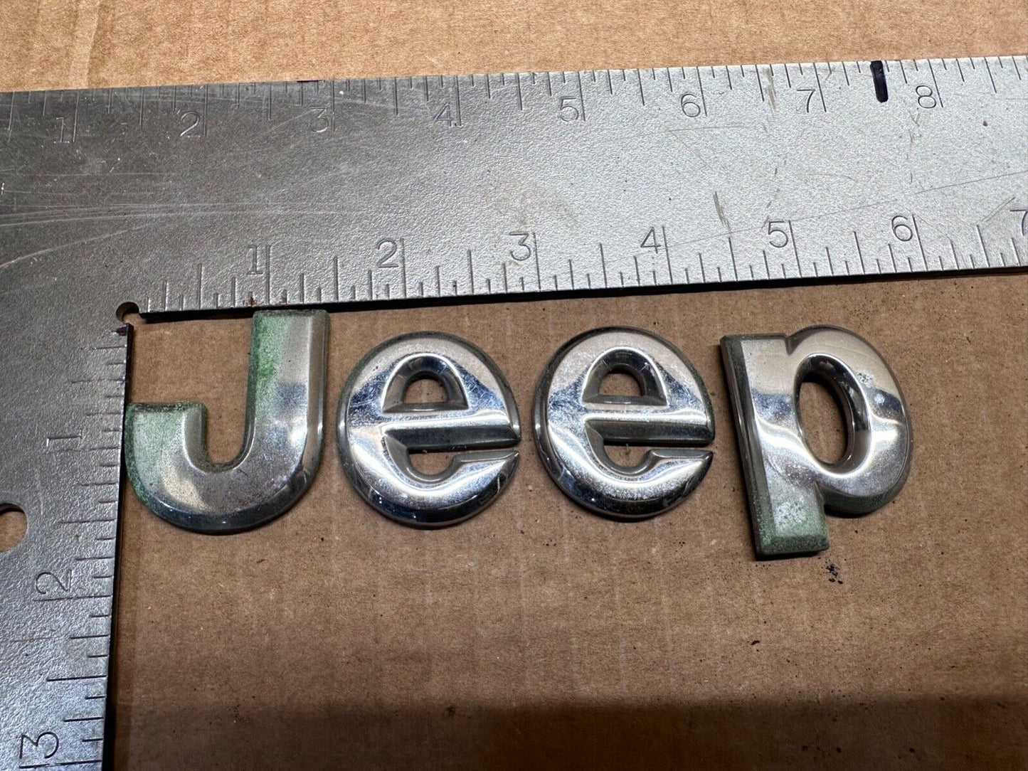 93-96 Jeep GRAND CHEROKEE Hood Nameplate Emblem Lettering OEM 55155132